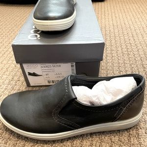 NWT Ecco Black Slip On Sneaker with Bronze Heel